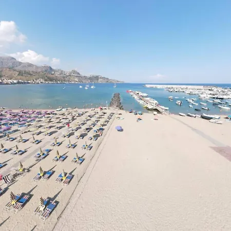 Janeta Panoramic Loft Giardini-Naxos