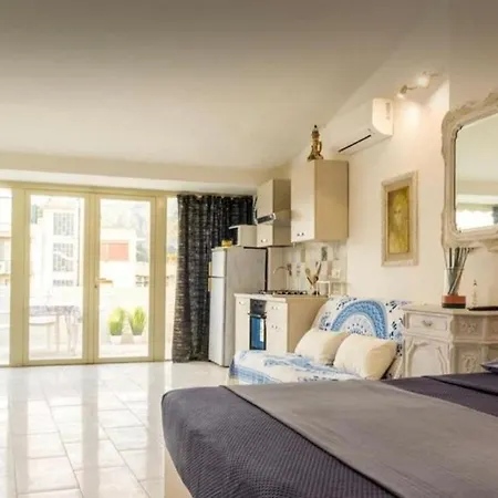 Janeta Panoramic Loft Джардини-Наксос