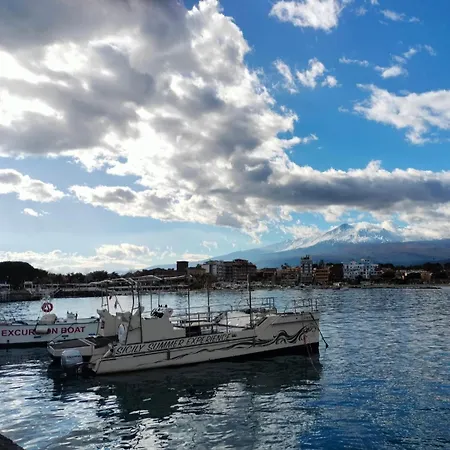 Janeta Panoramic Loft * Джардини-Наксос